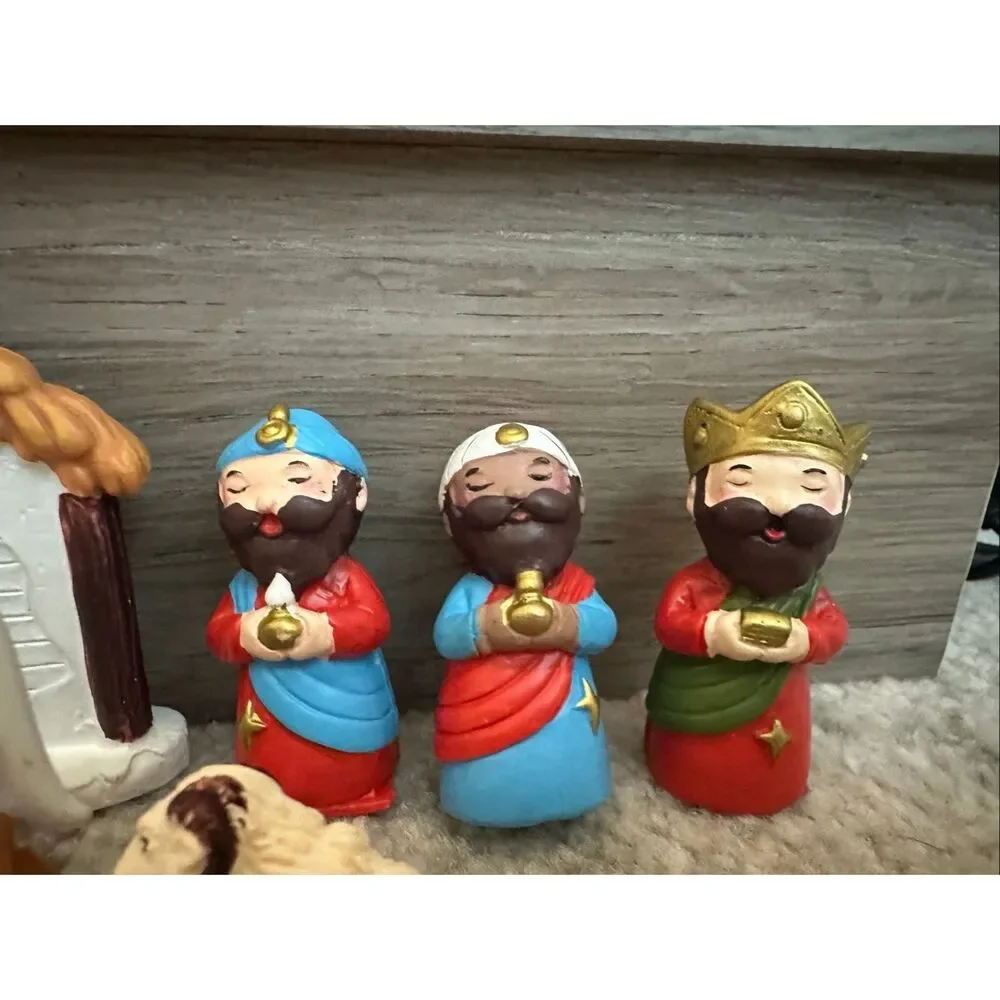 Vintage Nativity Set Christmas Figurines – 10 Piece Hand Painted Ceramic Set